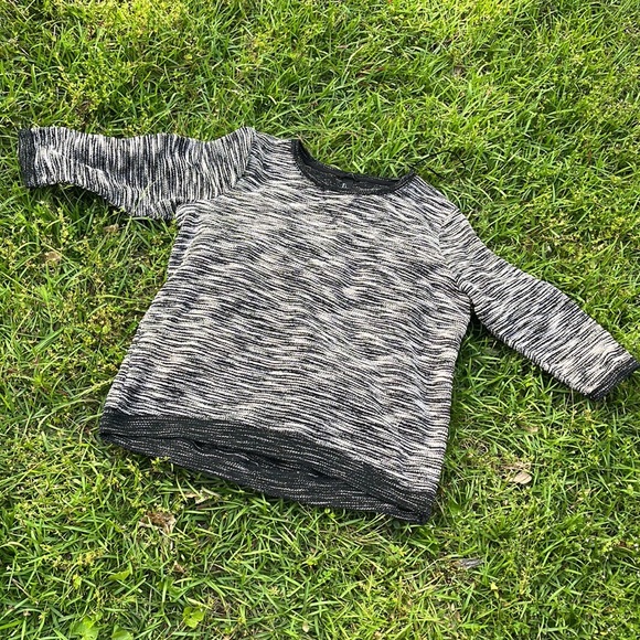 H&M | 3/4 sleeve high-low cotton knit sweater in marled black & cream, large - Picture 3 of 16